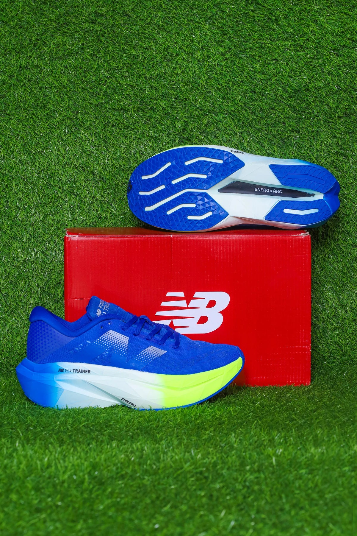 New Balance  SC trainer v4