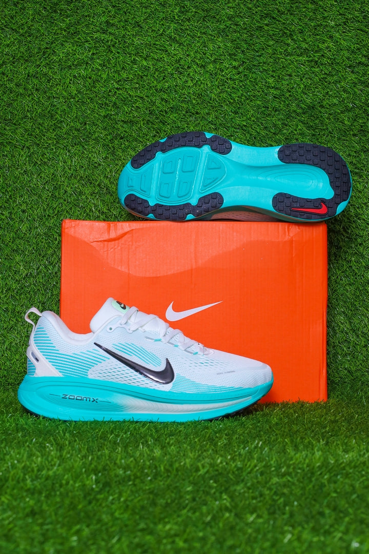 NIKE VOMERO 18