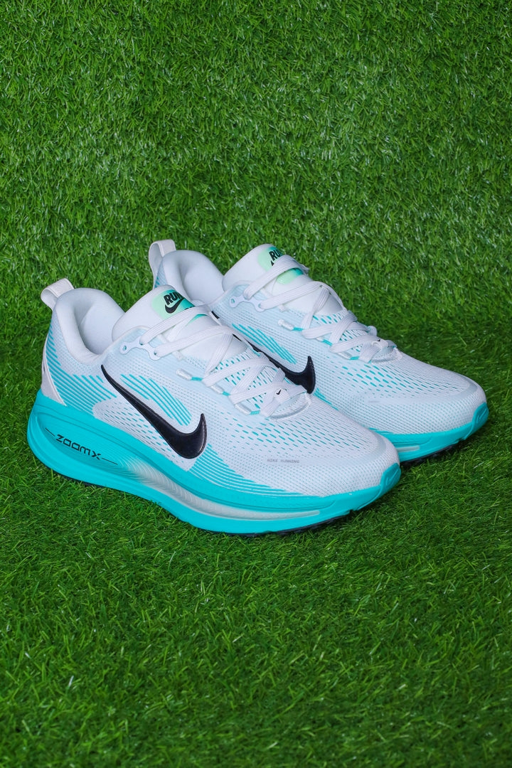 NIKE VOMERO 18