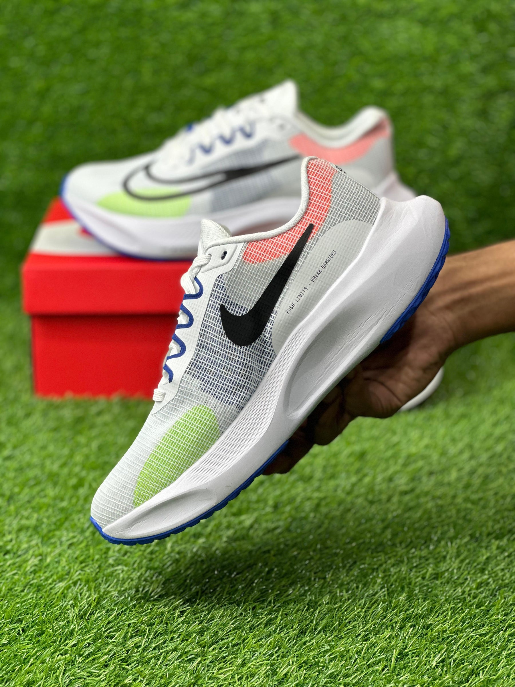 NIKE ZOOM FLY 5