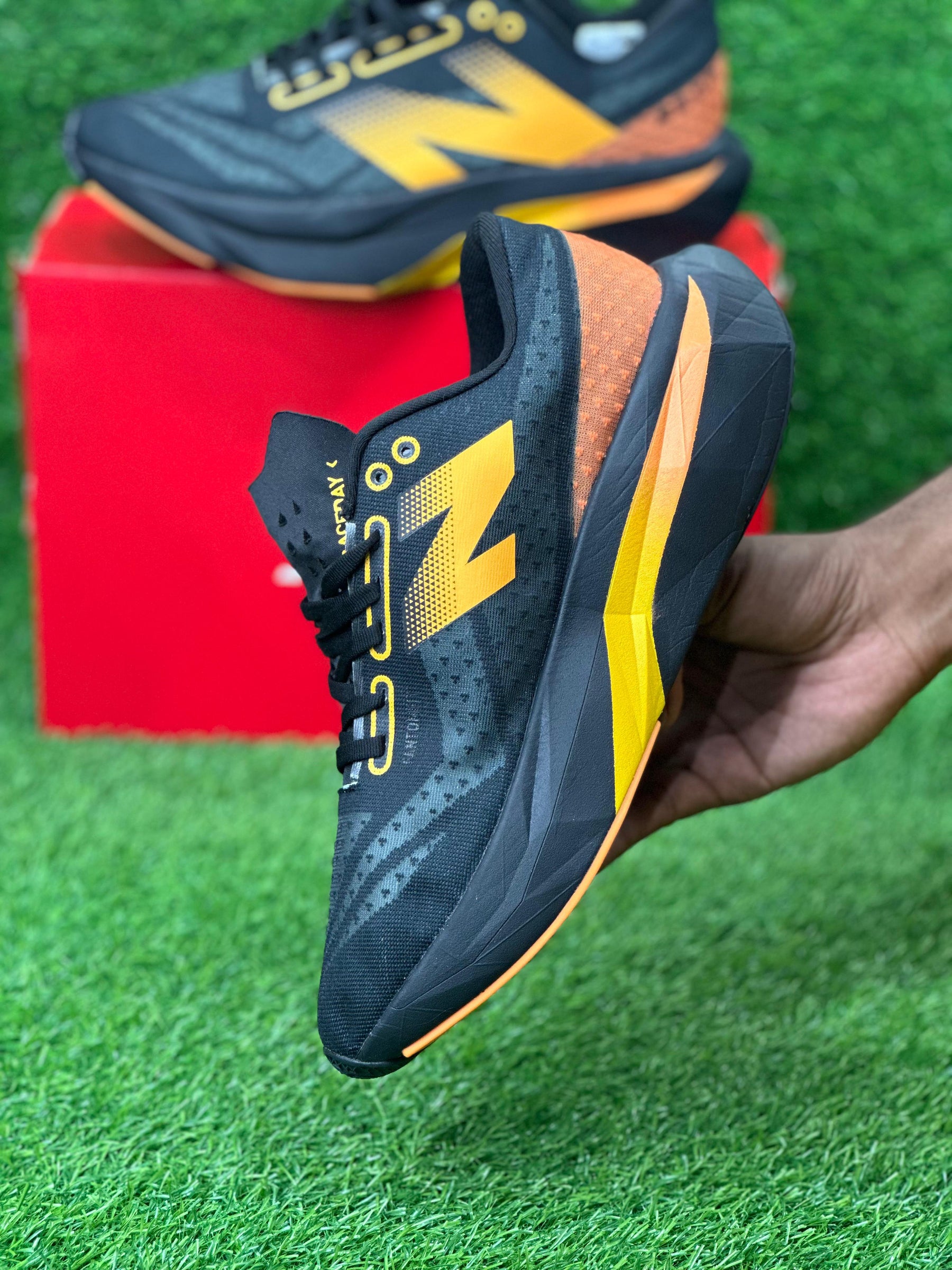 NEWBALANCE REBEL V4