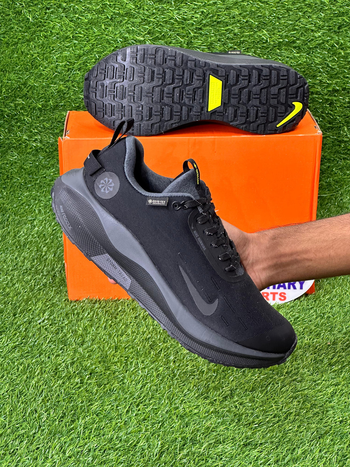 NIKE INFINITY RUN 4 GORETEX WATERPROOF TRAIL SHOE.