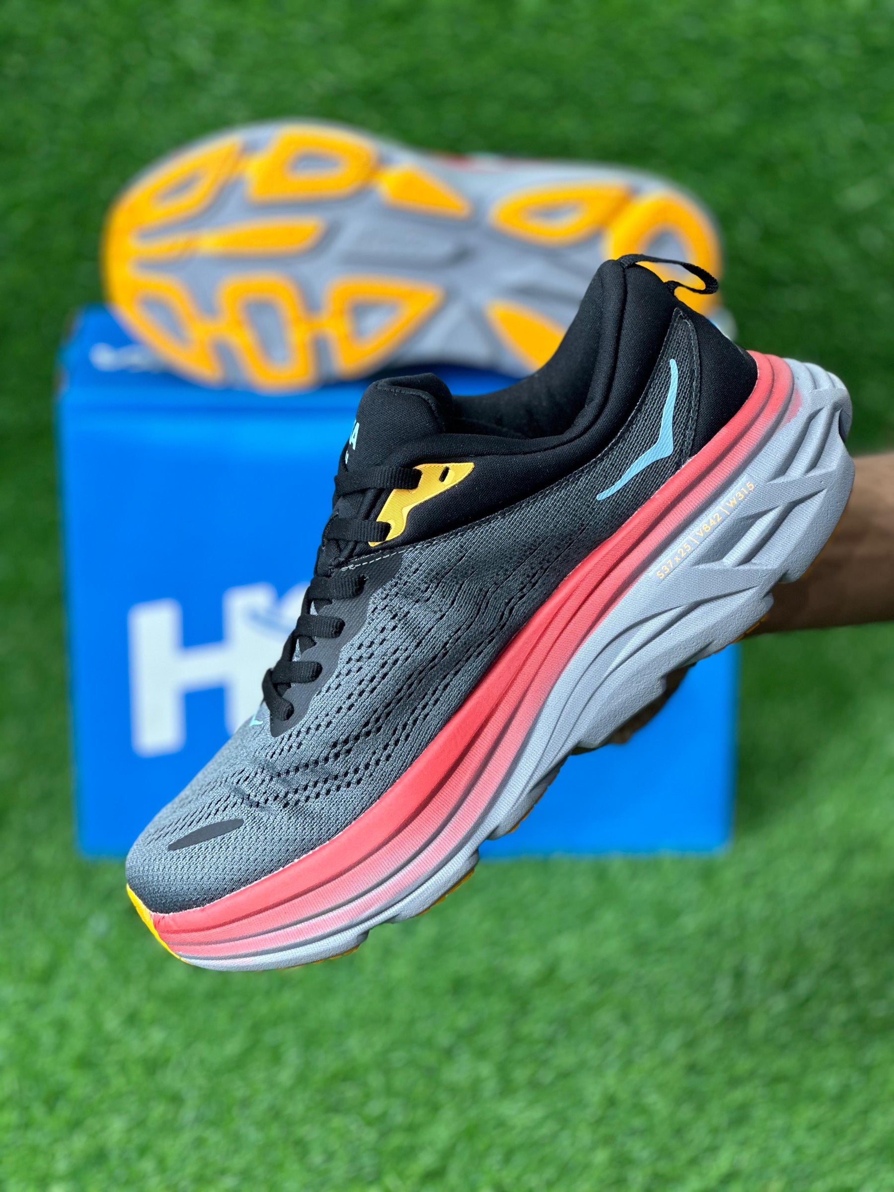 HOKA M BONDI 8.