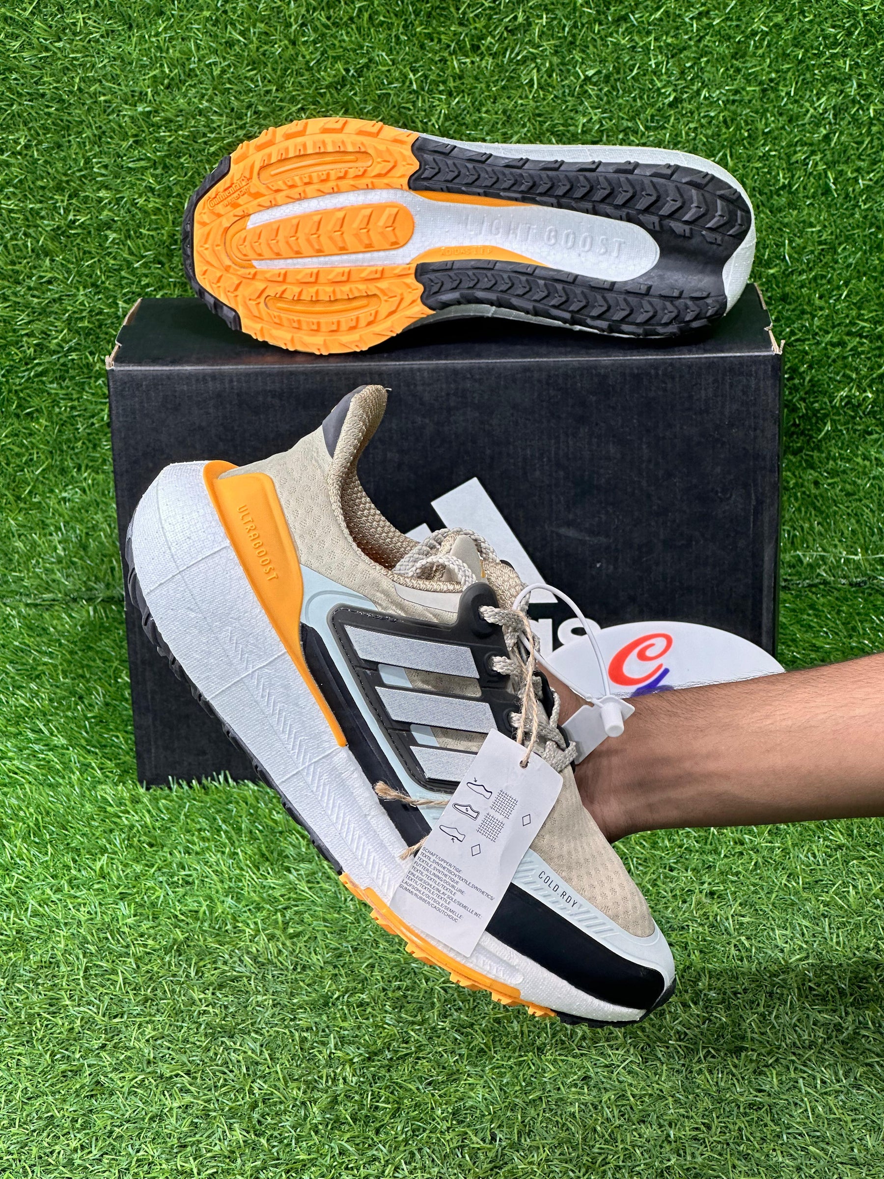 ADIDAS ULTRABOOST LIGHT 2024 COLD RDY LIMITED EDITION .